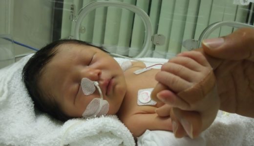 赤ちゃんが臍帯ヘルニアでした（6）～突然の陣痛と緊急帝王切開～